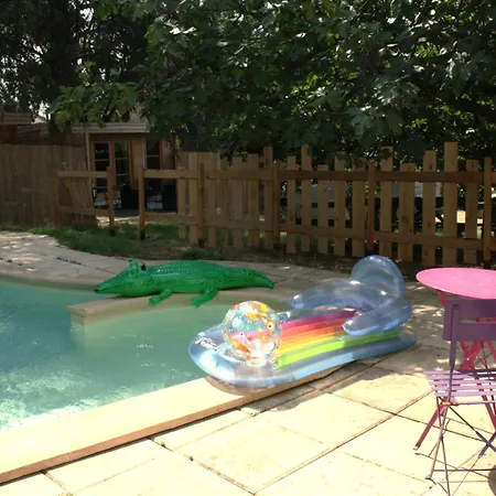 Avec Acces Piscine Tatil Evi Nîmes